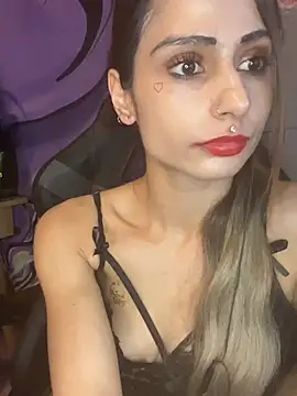 LaPetitechienne1 online show from 12-20-24, 09:21