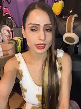 LaPetitechienne1 online show from 01-10-25, 08:07