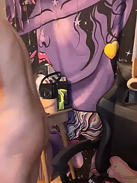 LaPetitechienne1 online show from 01-11-25, 04:14