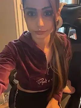 LaPetitechienne1 online show from 01-14-25, 08:09