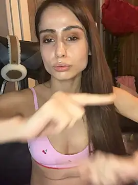 LaPetitechienne1 online show from 02-08-25, 07:16