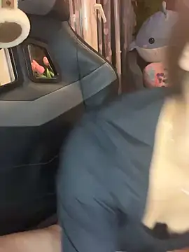 LaPetitechienne1 online show from 02-20-25, 09:42