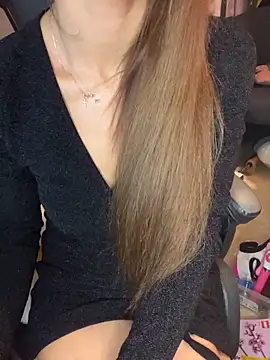 LaPetitechienne1 online show from 02-24-25, 11:52