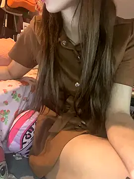 LaPetitechienne1 online show from 10-18-25, 12:24