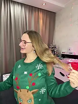 Snapshot of Milf_Tea chatting on 12-25-24, 12:59 Milf Tea online show from 12-25-24, 12:59