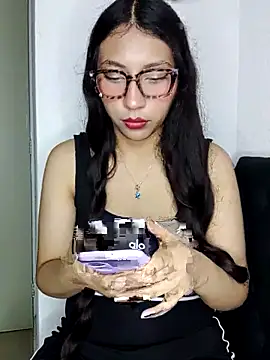 Snapshot of Umaru_uwu chatting on 10-24-25, 01:57 Umaru uwu online show from 10-24-25, 01:57