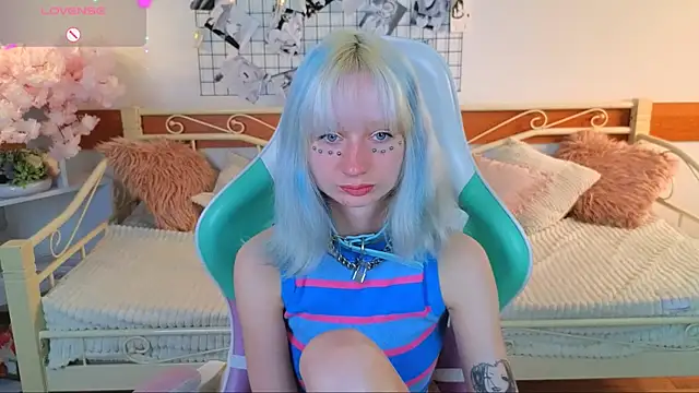 Katia Kim online show from 04-25-26, 05:21