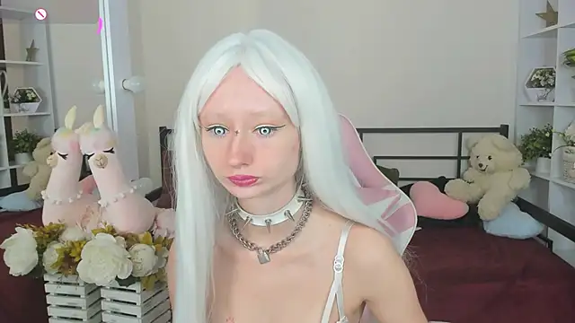 Katia Kim online show from 04-29-26, 05:11