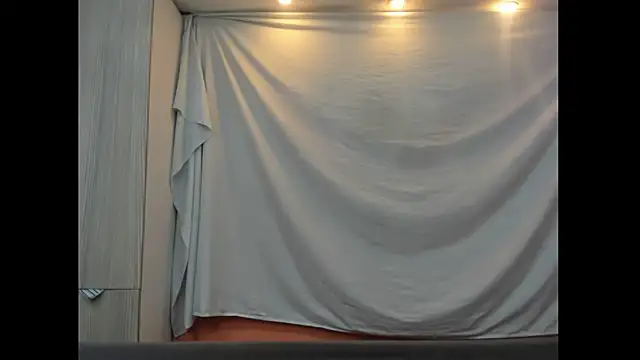 Mhelanny2 online show from 01-10-26, 04:42