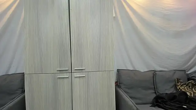 Mhelanny2 online show from 02-11-26, 08:03