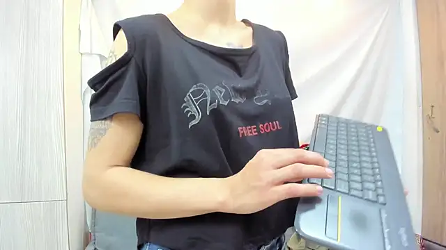 Mhelanny2 online show from 02-13-26, 06:26