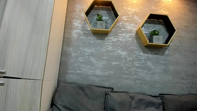 Mhelanny2 online show from 04-22-26, 08:10