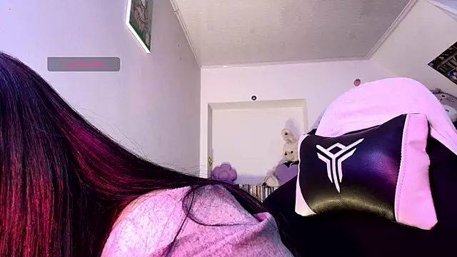 Snapshot of Persia_09 chatting on 10-14-25, 02:56 Persia 09 online show from 10-14-25, 02:56