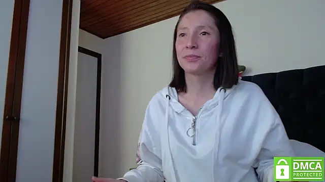 Sophi Cute online show from 12-29-24, 07:32