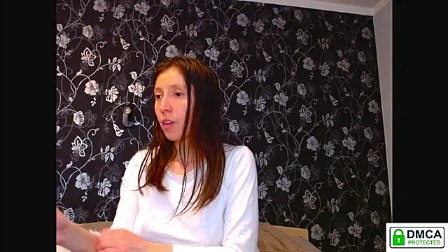 Snapshot of Sophi_Cute chatting on 05-08-26, 03:06 Sophi Cute online show from 05-08-26, 03:06