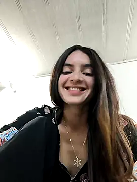 Snapshot of Sam_Sara chatting on 02-13-25, 12:24 Sam Sara online show from 02-13-25, 12:24