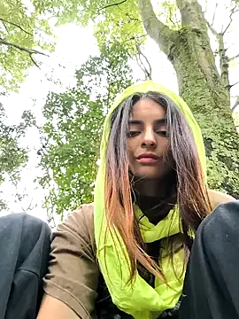 Snapshot of Sam_Sara chatting on 02-13-25, 06:27 Sam Sara online show from 02-13-25, 06:27