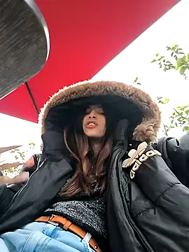 Snapshot of Sam_Sara chatting on 02-15-25, 04:23 Sam Sara online show from 02-15-25, 04:23