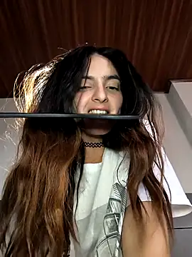 Snapshot of Sam_Sara chatting on 02-17-25, 08:58 Sam Sara online show from 02-17-25, 08:58