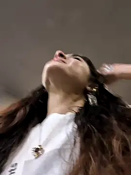 Snapshot of Sam_Sara chatting on 02-25-25, 02:22 Sam Sara online show from 02-25-25, 02:22