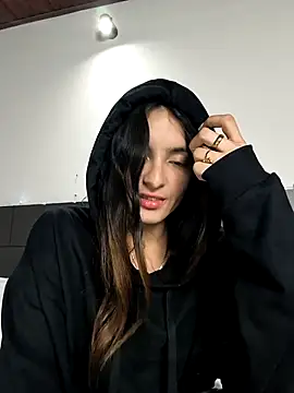 Snapshot of Sam_Sara chatting on 02-27-25, 09:04 Sam Sara online show from 02-27-25, 09:04