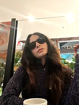 Snapshot of Sam_Sara chatting on 03-05-25, 02:01 Sam Sara online show from 03-05-25, 02:01