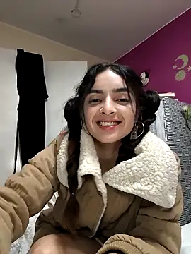 Snapshot of Sam_Sara chatting on 03-06-25, 04:19 Sam Sara online show from 03-06-25, 04:19