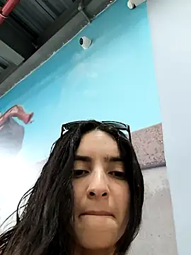 Snapshot of Sam_Sara chatting on 03-20-25, 08:08 Sam Sara online show from 03-20-25, 08:08