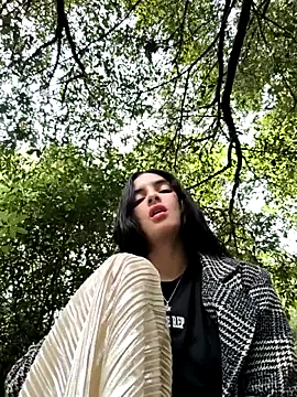 Snapshot of Sam_Sara chatting on 10-01-25, 06:25 Sam Sara online show from 10-01-25, 06:25