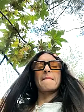 Snapshot of Sam_Sara chatting on 10-14-25, 07:58 Sam Sara online show from 10-14-25, 07:58