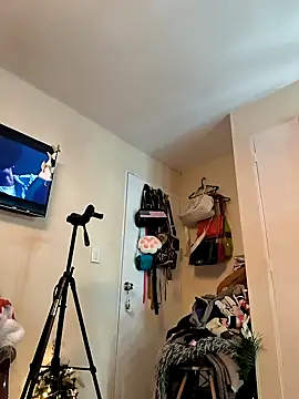 Snapshot of Sam_Sara chatting on 11-16-25, 03:56 Sam Sara online show from 11-16-25, 03:56