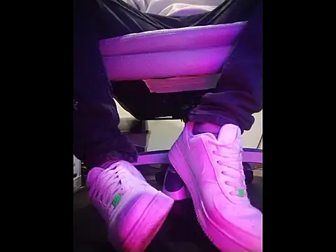 Snapshot of curiousskinny3 chatting on 02-27-26, 05:07 curiousskinny3 online show from 02-27-26, 05:07