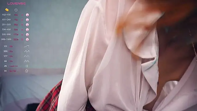 Snapshot of SofyBruno chatting on 01-04-25, 08:17 SofyBruno online show from 01-04-25, 08:17