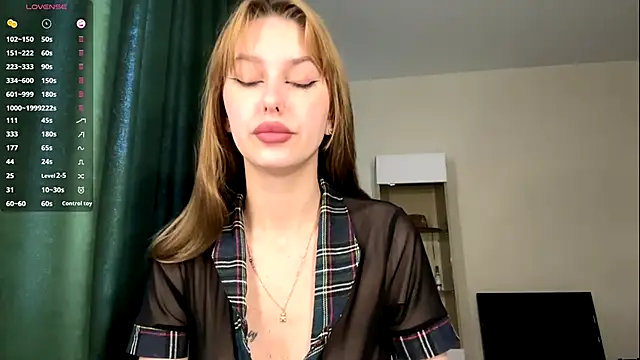 Snapshot of SofyBruno chatting on 05-21-26, 04:19 SofyBruno online show from 05-21-26, 04:19