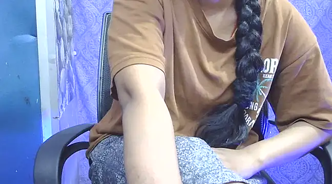 Snapshot of Supriya201 chatting on 12-02-24, 01:35 Supriya201 online show from 12-02-24, 01:35