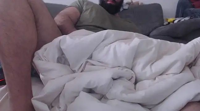 hugemachohandsome online show from 01-04-25, 10:38