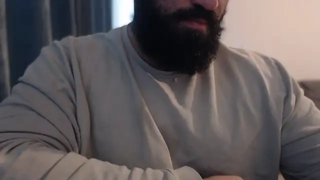 hugemachohandsome online show from 10-28-25, 08:07