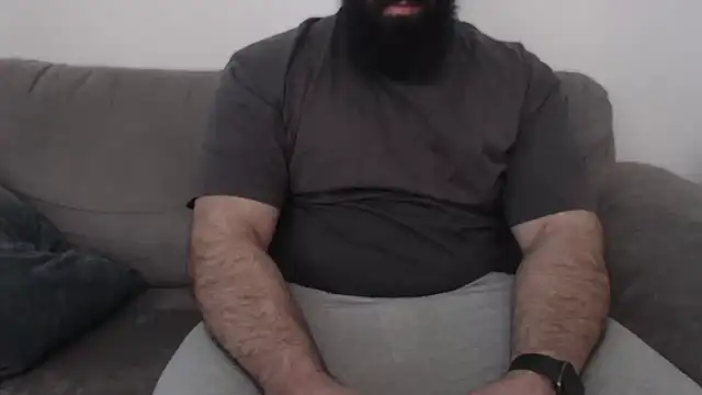 hugemachohandsome online show from 04-17-26, 06:49