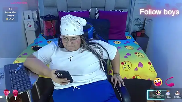 evelin zaens online show from 10-26-25, 04:35