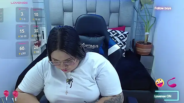 Snapshot of evelin_zaens chatting on 05-31-26, 03:47 evelin zaens online show from 05-31-26, 03:47
