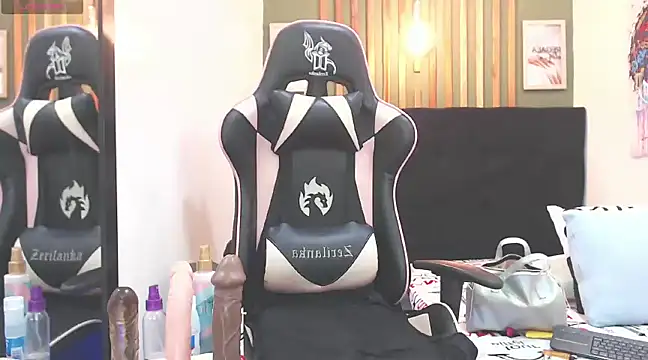 Snapshot of RebeccaSexx chatting on 02-11-25, 10:07 RebeccaSexx online show from 02-11-25, 10:07