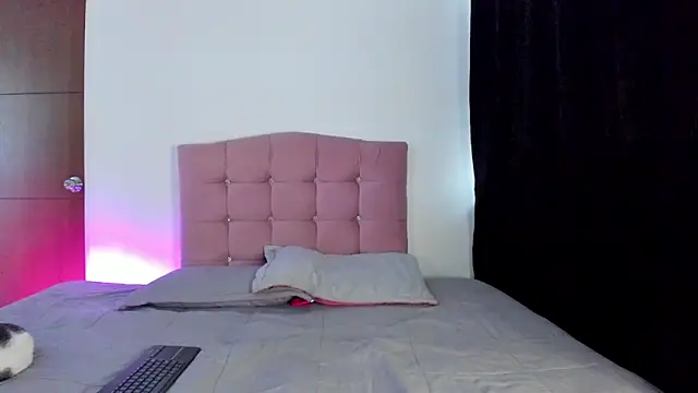 MarieLatex online show from 02-17-26, 03:51