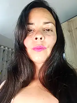 Snapshot of johannatb chatting on 12-15-24, 12:18 johannatb online show from 12-15-24, 12:18