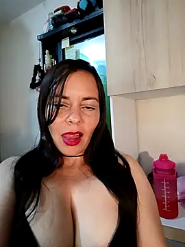 Snapshot of johannatb chatting on 03-12-26, 03:45 johannatb online show from 03-12-26, 03:45