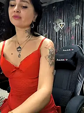 KikiXRed online show from 12-18-24, 08:53