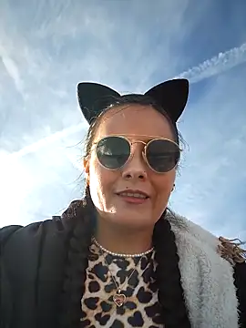 bellapaty online show from 10-20-25, 07:53