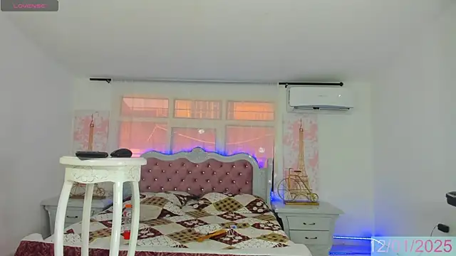 Snapshot of EmmaHills_Sex chatting on 01-12-25, 01:58 EmmaHills Sex online show from 01-12-25, 01:58