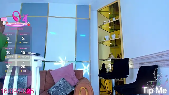 Snapshot of EmmaHills_Sex chatting on 09-16-25, 01:12 EmmaHills Sex online show from 09-16-25, 01:12