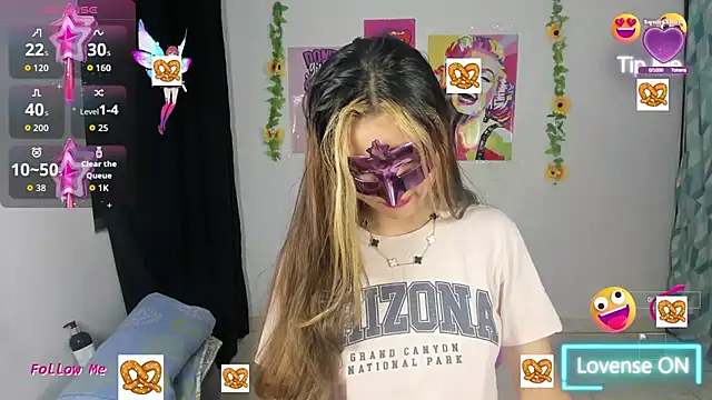 Snapshot of Alice_bloom_ chatting on 10-11-25, 04:33 Alice bloom online show from 10-11-25, 04:33