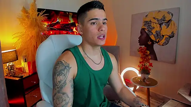 Snapshot of Matias_Murrier chatting on 02-04-25, 11:38 Matias Murrier online show from 02-04-25, 11:38